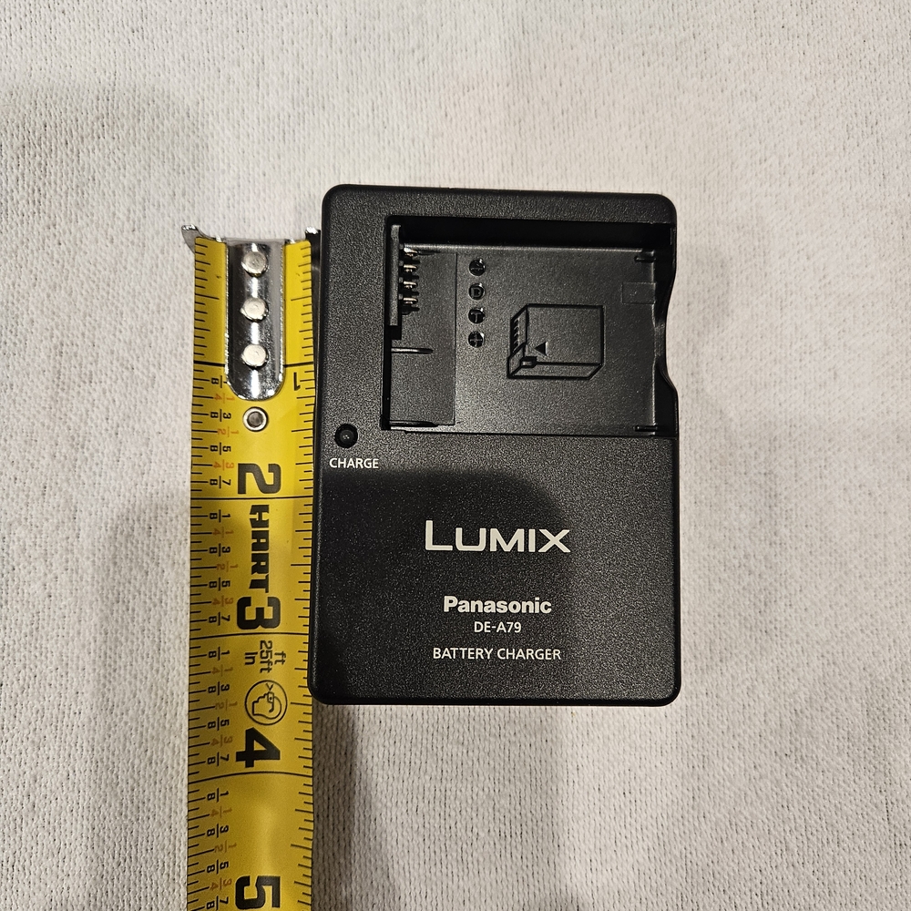Panasonic Lumix DE-A79 Battery Charger - Picture 6 of 7